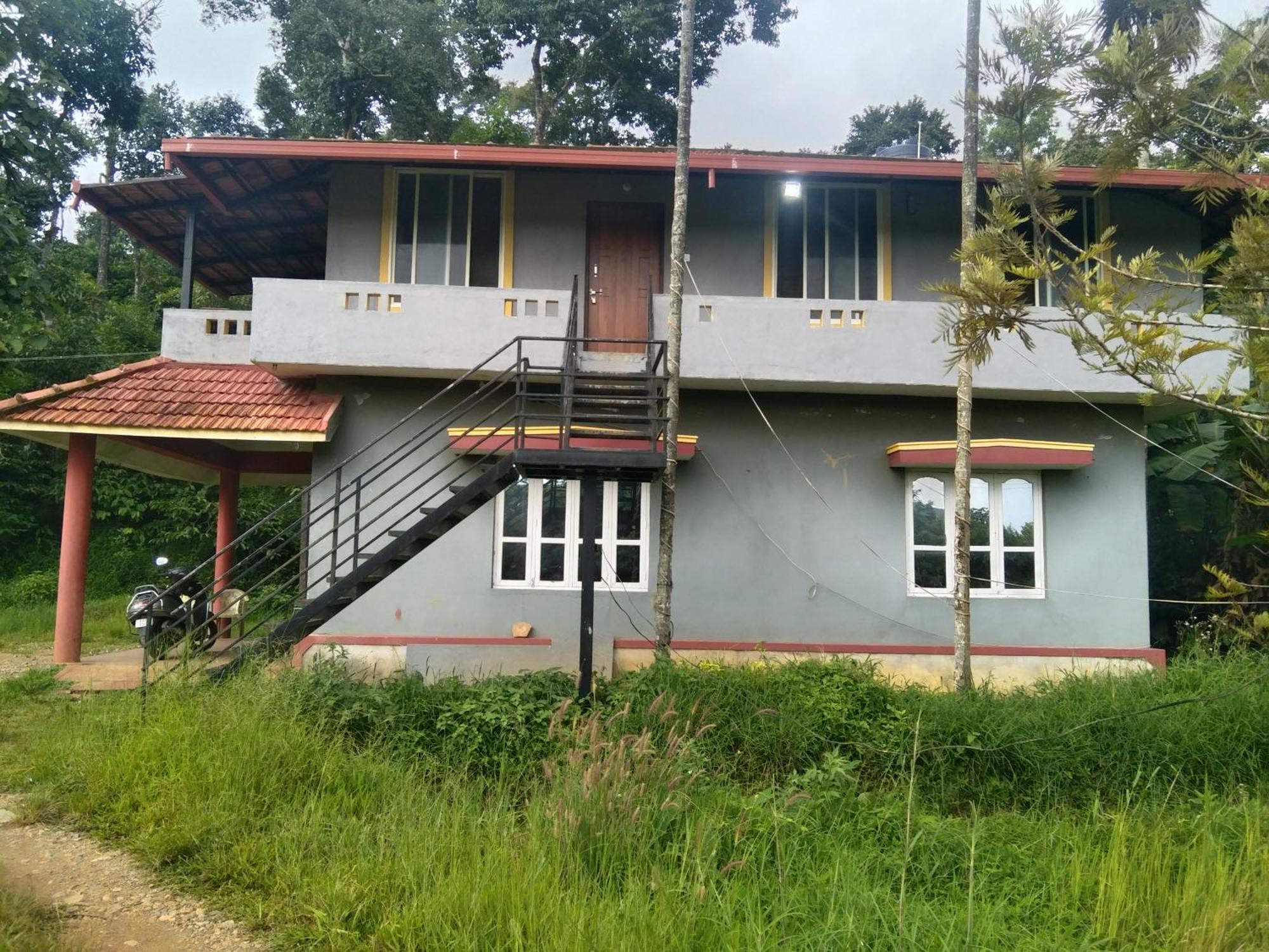 Samz Estate Stay 2Bhk Madikeri Bagian luar foto