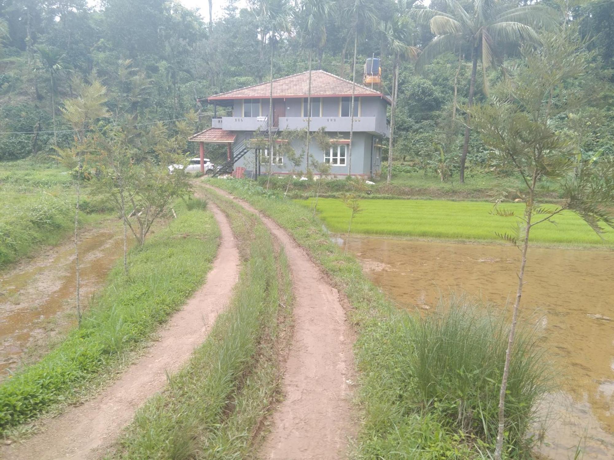 Samz Estate Stay 2Bhk Madikeri Bagian luar foto